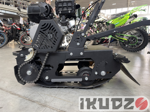 Motorized towing vehicle IKUDZO MINI 8 hp. with headlight