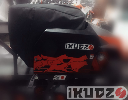 Engine cover for motorized towing vehicle IKUDZO