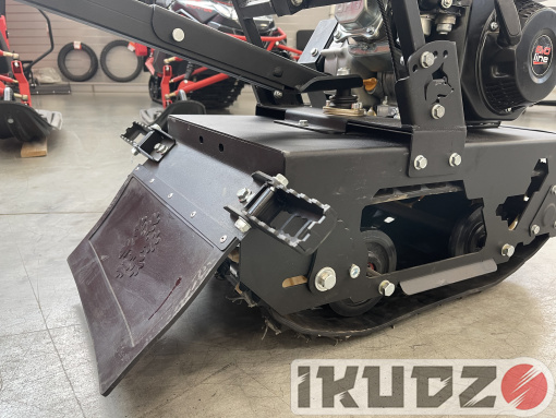 Motorized towing vehicle IKUDZO MINI 8 hp. with headlight