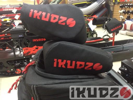 Muffs (mittens) for the steering wheel of a motorized towing vehicle, ski module, pusher module, IKUDZO premium quality